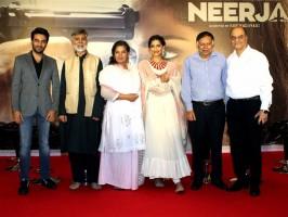 Sonam Kapoor,Shabana Azmi,Sonam Kapoor and Shabana Azmi,Neerja success meet,Neerja,Neerja success meet pics,Neerja success meet images,Neerja success meet photos,Neerja success meet stills,Neerja success meet pictures