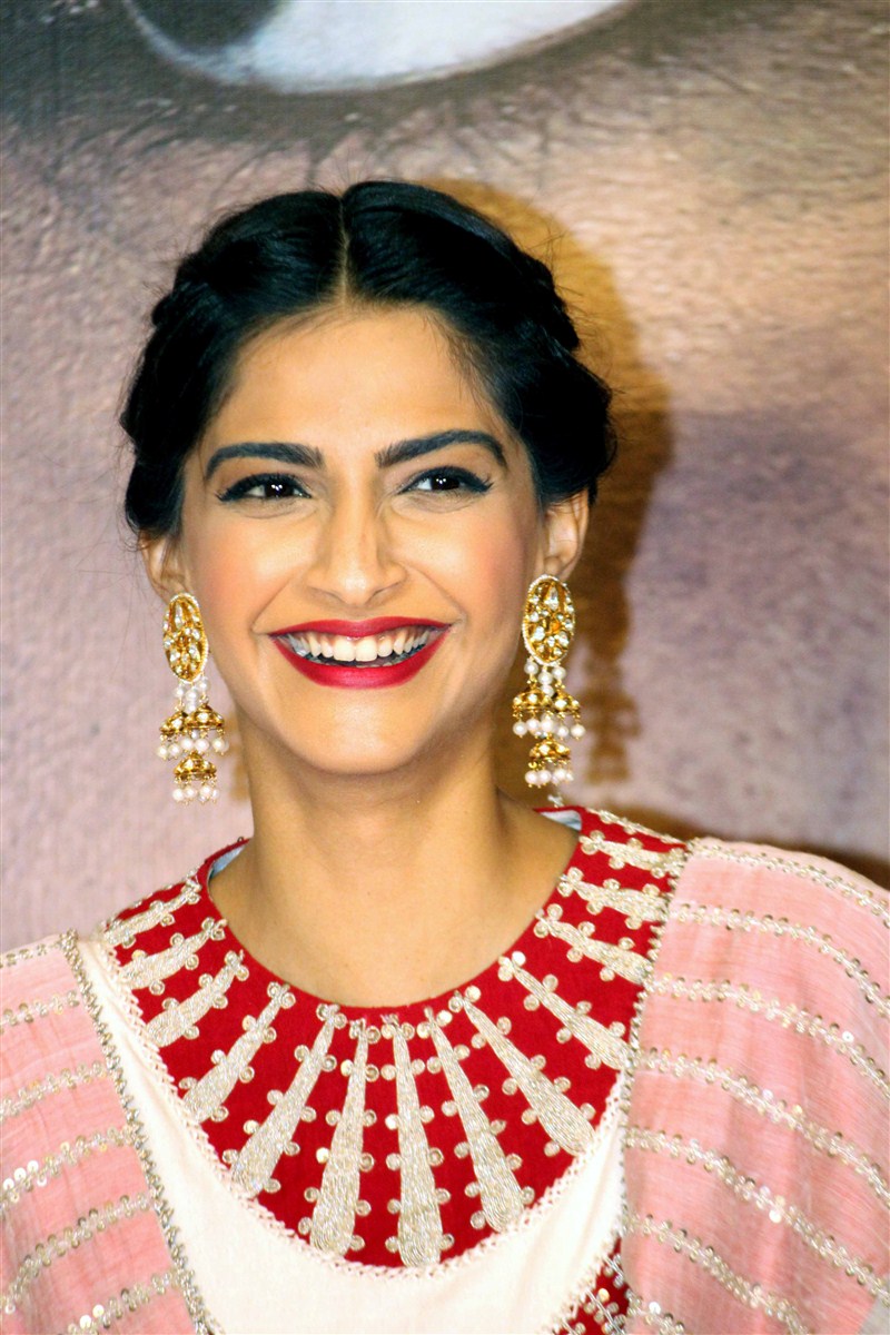 Bollywood actress Sonam Kapoor, Shabana Azmi at Neerja's success meet. Sonam Kapoor,Shabana Azmi,Sonam Kapoor and Shabana Azmi,Neerja success meet,Neerja,Neerja success meet pics,Neerja success meet images,Neerja success meet photos,Neerja success meet stills,Neerja success meet pictures