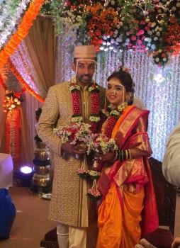 Dhawal Kulkarni and Shradha Kharpude's wedding photos