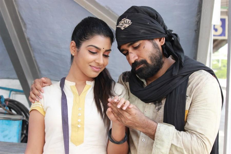 Pichaikkaran movie stills: Vijay Antony, Satna Titus - Photos,Images ...