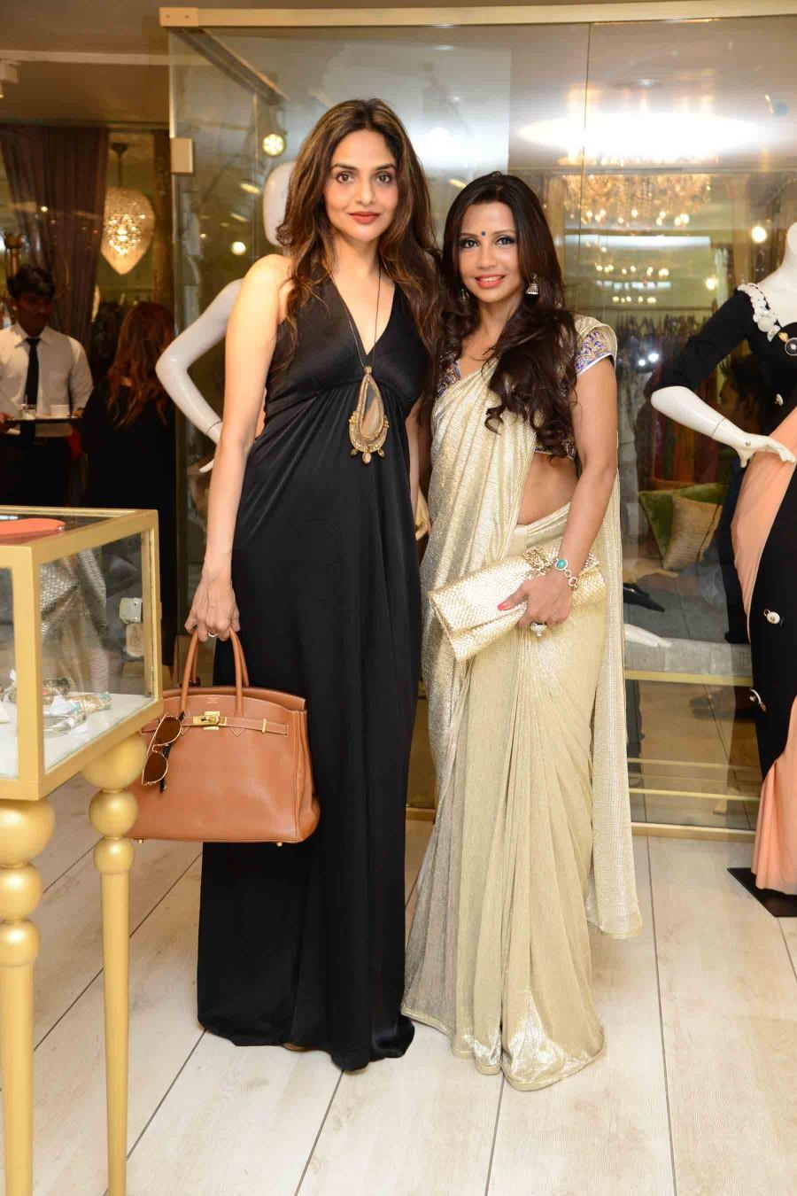 Dimple Nahar, proprietor, 2Divine - The Lifestyle Temple and Smita Thackeray celebrated 'Women Power' by way of a special pre-women's day soiree at the 2Divine Store, Dongarsi Road in Walkeshwar. Dimple Nahar,Smita Thackeray,Pre-Women's Day Soiree,The 2Divine Store,2Divine Store,Women Power,special pre-women's