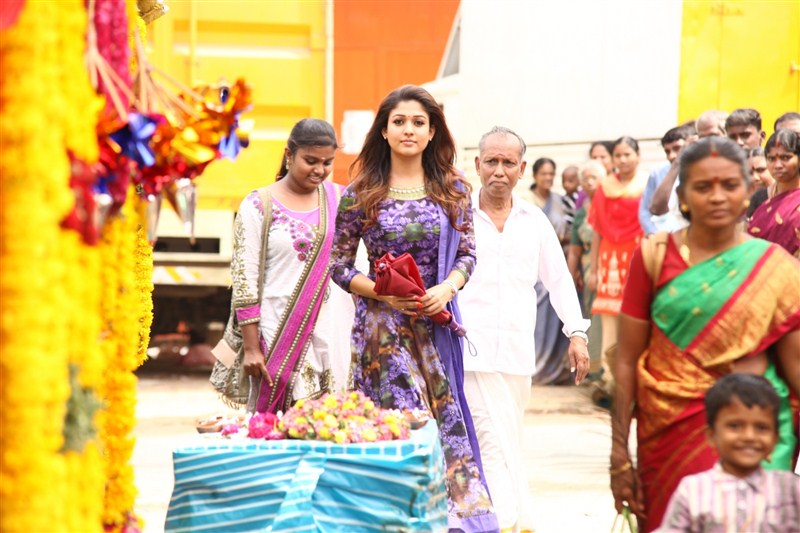 Nannbenda which already released in Tamil, Now The Movie Team is going to release the Dubbed version in Telugu as Good Evening. Nannbenda,Udhayanidhi Stalin and Nayantara,Udhayanidhi Stalin,Nayantara,Good Evening,Good Evening movie stills,Good Evening movie pics,Good Evening movie images,Good Evening movie photos,Good Evening movie pictures,Telugu movie Good Evening