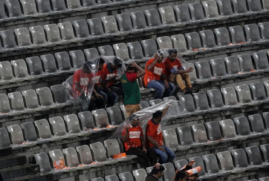 Heavy rain has delayed the start of the Asia Cup final between India and Bangladesh at the Sher-e-Bangla National Stadium here by more than an hour. Asia Cup final,Asia Cup T20 201,India vs Bangladesh Asia Cup Final,Asia Cup Final Live,Watch Asia Cup Final Live,asia cup final schedule,Asia Cup final pics,Asia Cup final images,Asia Cup final photos,Asia Cup final stills,Asia Cup final pictures,India an