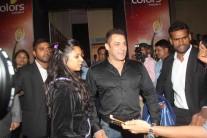 Golden Petal Awards 2016 held on Sunday night in Mumbai. Salman Khan, Anil Kapoor, Arjun Kapoor and others graced the event.