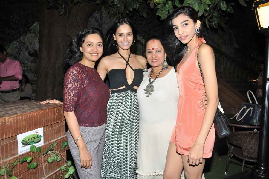 Neeta Lulla, Lubna Adams, Dr. Jamuna Pai, Ujjwala Raut, Shweta Khanduri, Dr. Rashmi Shetty, Dr. Anjali Chabra, Manju Bhende, Leena Mogre celebrated Women's day. Women's day,Women's day celebration,Neeta Lulla,Lubna Adams,Dr. Jamuna Pai,Ujjwala Raut,Shweta Khanduri,Dr. Rashmi Shetty,Dr. Anjali Chabra,Manju Bhende,Women's day 2016,Women's day celebrations,Women's Day 2016