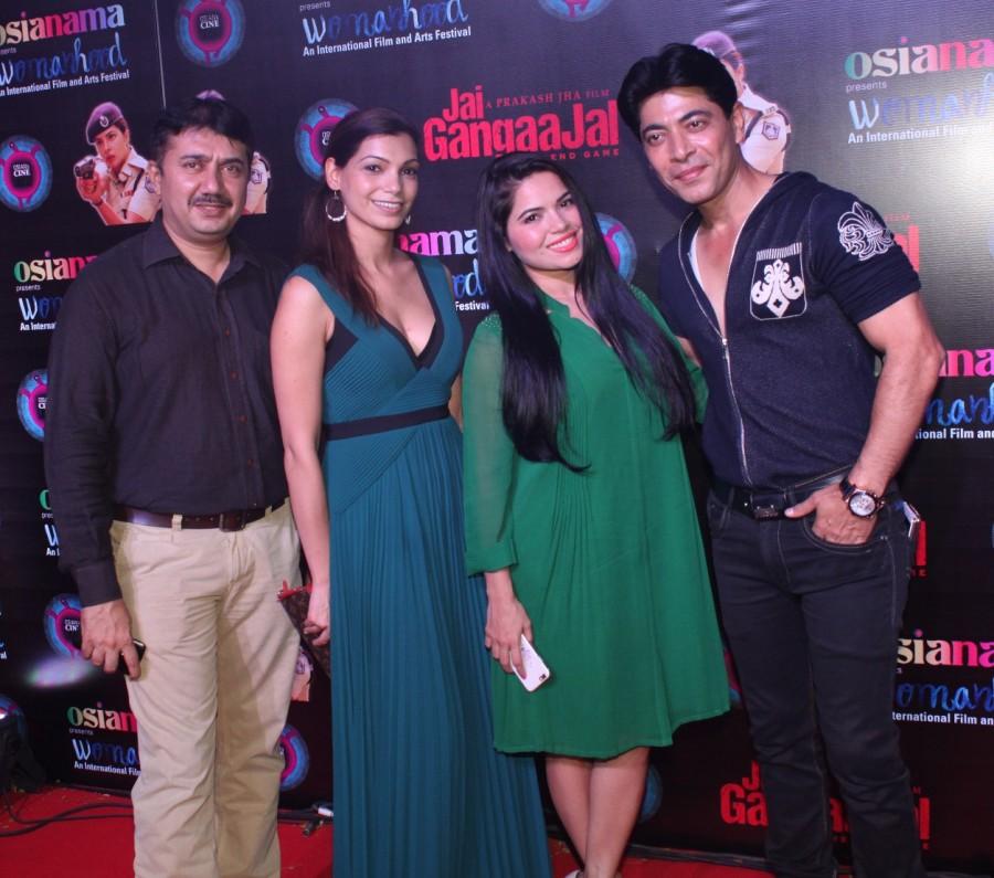 Prakash Jha's Jai Gangajal runs to a packed house at the iconic art decor Liberty Cinema. Prakash Jha,Jai Gangajal,Jai Gangajal special screening at Osianama at Liberty,Manav Kaul,Dolly Thakore,Bhumika Singh,Neville Tuli,SMM Ausaja,Rekha Rana,Dillzan Wadia,Jai Gangajal special screening,Jai Gangajal special screening pics,Jai Gangajal special