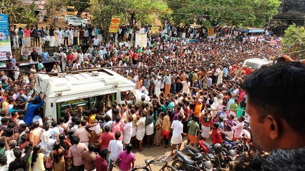 Photos of Thousands bid goodbye to Actor Kalabhavan Mani. Kalabhavan Mani Funeral Photos,Kalabhavan Mani Funeral,Kalabhavan Mani,Kalabhavan Mani goodbye,Kalabhavan Mani Funeral pics,Kalabhavan Mani Funeral images,Kalabhavan Mani Funeral stills,Kalabhavan Mani Funeral pictures,Kalabhavan Mani stills,Kalabhavan Ma