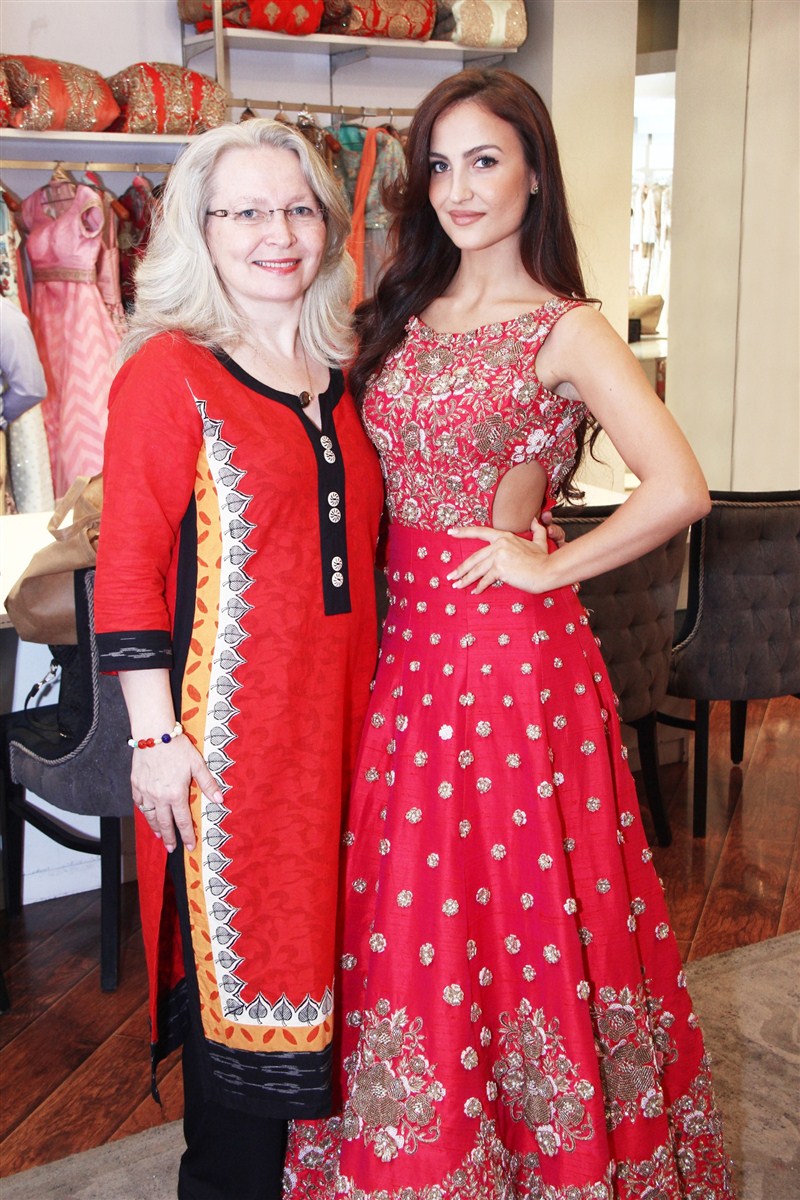 Bollywood actress Elli Avram of 'Mickey Virus' and 'Kis Kisko Pyaar Karoon' fame recently visited the Mumbai-based plush 'Kalki Fashion Store' for a style story shoot for TV Asia. Elli Avram,Bollywood actress Elli Avram,actress Elli Avram,Kis Kisko Pyaar Karoon,Mickey Virus,Kalki Fashion Store for TV Asia,Kalki Fashion Store,Fashion Store,Elli Avram pics,Elli Avram images,Elli Avram stills,Elli Avram pictures,Elli Avram photos