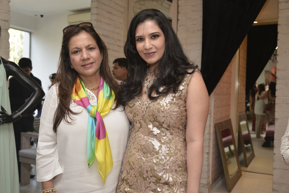 New York based jewelry designer Jyoti Kapoor, along-with designer Nandita Mahtani, showcased a special Spring preview at the Ananya store in Bandra. Jyoti Kapoor,jewelry designer Jyoti Kapoor,designer Nandita Mahtani,Nandita Mahtani,special Spring preview,Ananya store in Bandra,Ananya store,Resort Wear 2016,Resort Wear