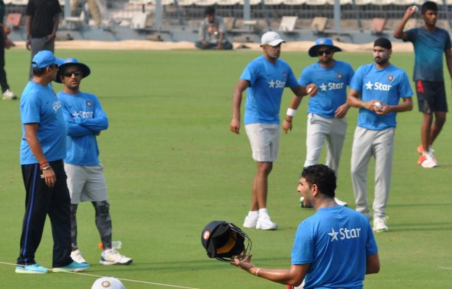 ICC World T20 Warmup: Dhoni, Kohli, Raina during practice session. ICC World T20 Warmup,ICC World T20 2016,ICC World T20,india vs west indies,West Indies vs India,World T20,World T20 2016,Dhoni,Kohli,Virat Kohli,Suresh Raina,Raina,Team India,India vs West Indies World T20 warm up,India vs West Indies World T20,World T20
