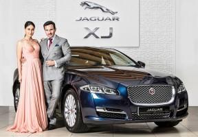 Jaguar XJ,Saif Ali Khan,Kareena Kapoor Khan,saif ali khan khan kareena kapoor,saif ali khan cars,saif ali khan net worth,kareena kapoor,kareena kapoor cars,kareena kapoor car collection,new Jaguar XJ,New Jaguar XJ price,saif kareena cars