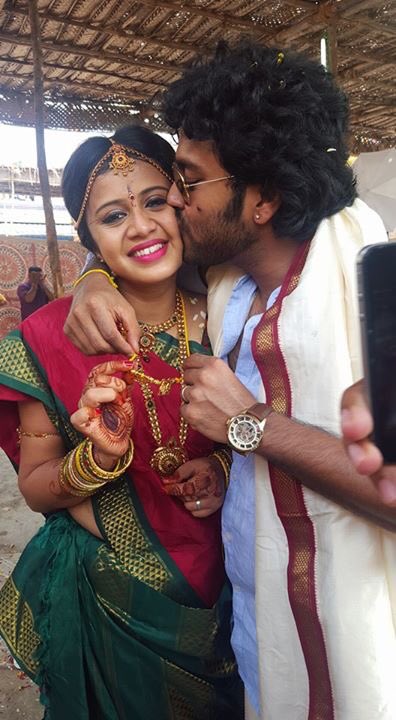 Kollywood Actor Chandran, who is also known as Chandramouli, has entered wedlock with VJ Anjana Rangan at a grand wedding ceremony held in Chennai on 10 Marcmarch 2015. VJ Anjana Rangan,VJ Anjana Rangan marriage,VJ Anjana Rangan wedding,VJ Anjana Rangan and Chandran,VJ Anjana Rangan and Chandran wedding,VJ Anjana Rangan and Chandran marriage,Chandran wedding,Chandran marriage,Chandramouli marriage,Chandramouli wedding