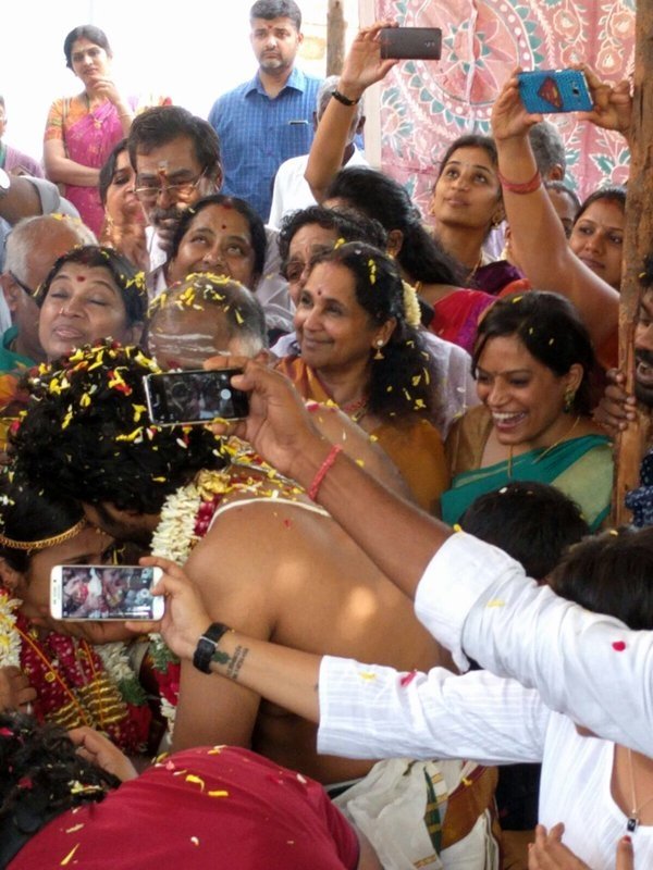 Kollywood Actor Chandran, who is also known as Chandramouli, has entered wedlock with VJ Anjana Rangan at a grand wedding ceremony held in Chennai on 10 Marcmarch 2015. VJ Anjana Rangan,VJ Anjana Rangan marriage,VJ Anjana Rangan wedding,VJ Anjana Rangan and Chandran,VJ Anjana Rangan and Chandran wedding,VJ Anjana Rangan and Chandran marriage,Chandran wedding,Chandran marriage,Chandramouli marriage,Chandramouli wedding