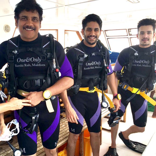 Telugu superstar Akkineni Nagarjuna has taken time off his busy schedule to bond with his sons Naga Chaitanya and Akhil. Nagarjuna,Naga Chaitanya,Akhil,scuba diving,Akkineni Nagarjuna,Nagarjuna in Maldives,Akkineni Nagarjuna goes scuba diving with sons in Maldives