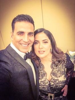 Bollywood star Akshay Kumar has shared with his fans his 'selfie of a lifetime' with Hollywood actress Salma Hayek.