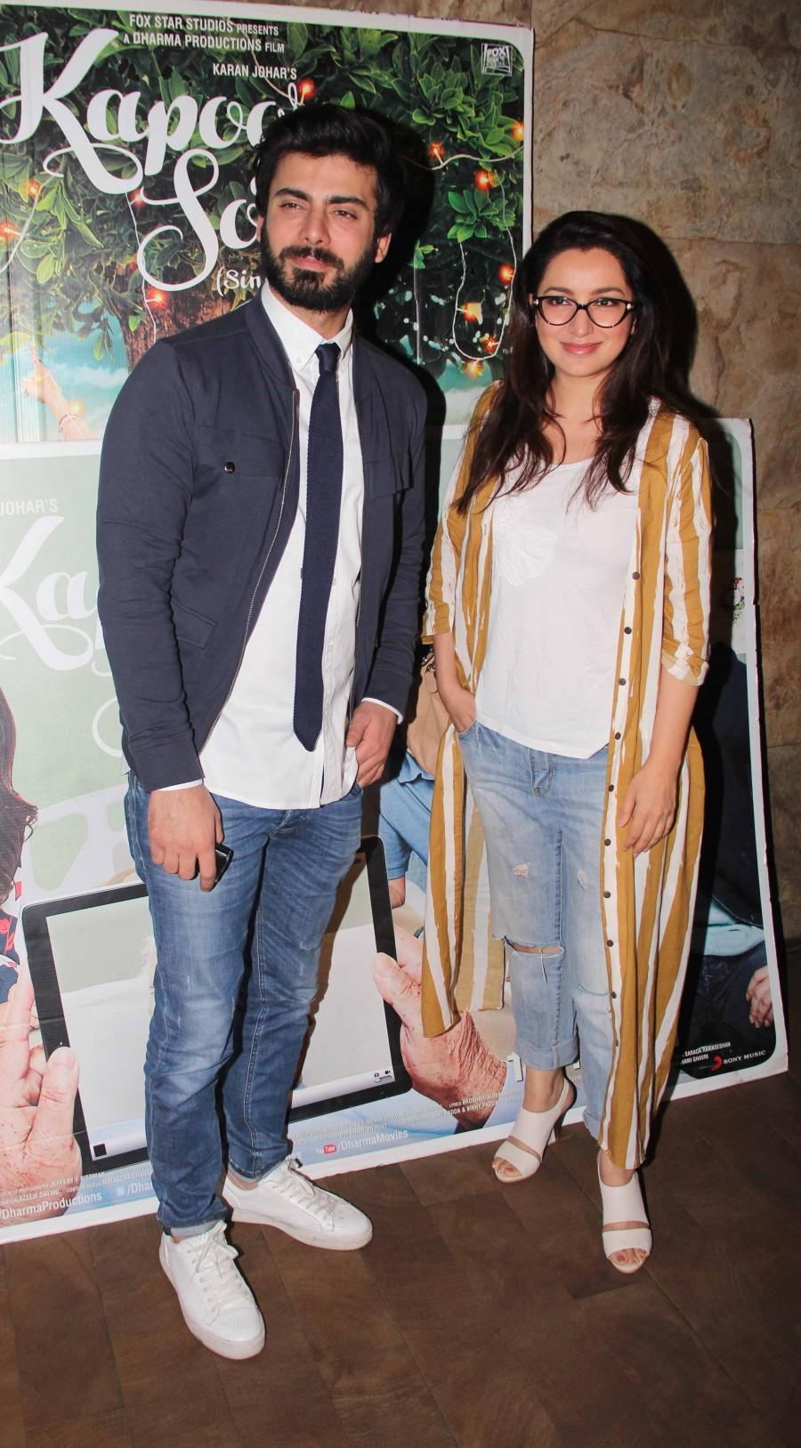 Yesteryear beauties - Waheeda Rehman, Helen and Asha Parekh, were recently spotted at the screening of the family drama, 'Kapoor & Sons'. Kapoor & Sons,bollywood movie Kapoor & Sons,Alia Bhatt,Sidharth Malhotra,Waheeda Rehman,Helen,Asha Parekh,Kapoor & Sons special Screening,Rishi Kapoor,Rajat Kapoor
