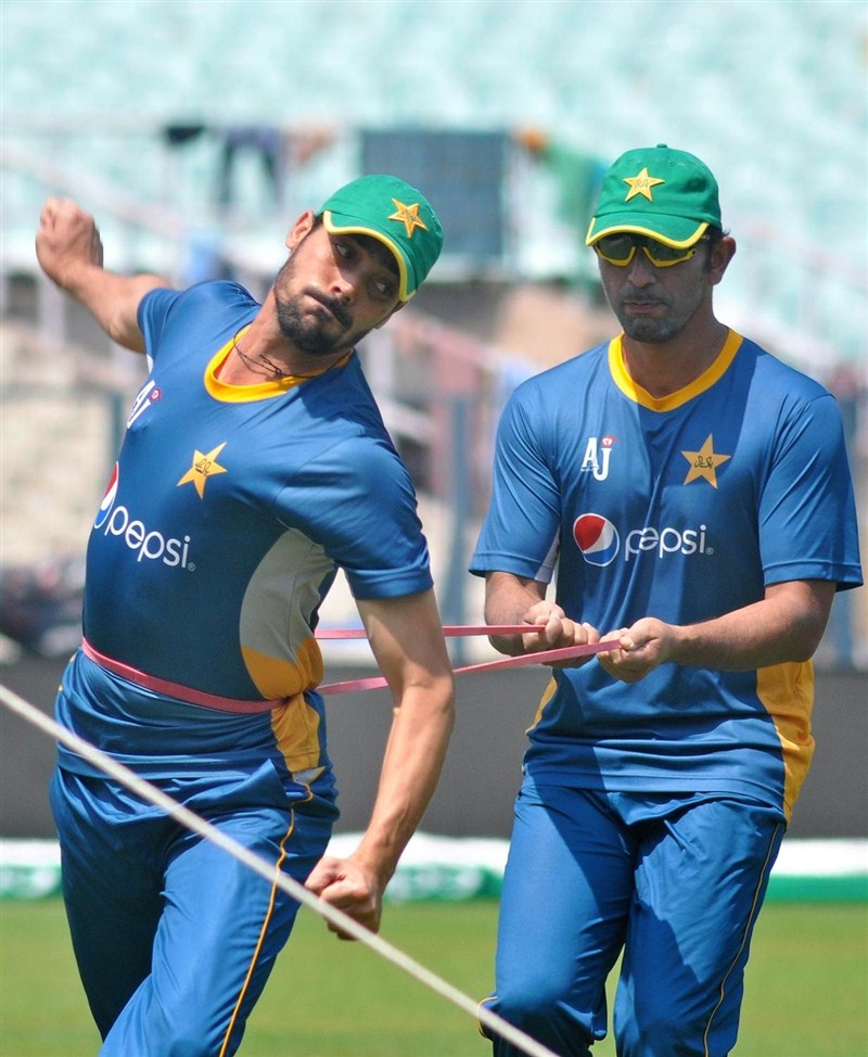 Pakistani cricketers during a practice session at Eden Gardens ahead of their ICC T20 World Cup match against India in Kolkata. India vs Pakistan,India v Pakistan,India vs Pakistan ICC World T20,ICC T20 World Cup,T20 World Cup,2016 T20 World Cup,ICC World T20 2016,world t20,India vs Pakistan in ICC World T20 2016,world t20 results,India vs Pakistan ICC World T20 2016,India pakista