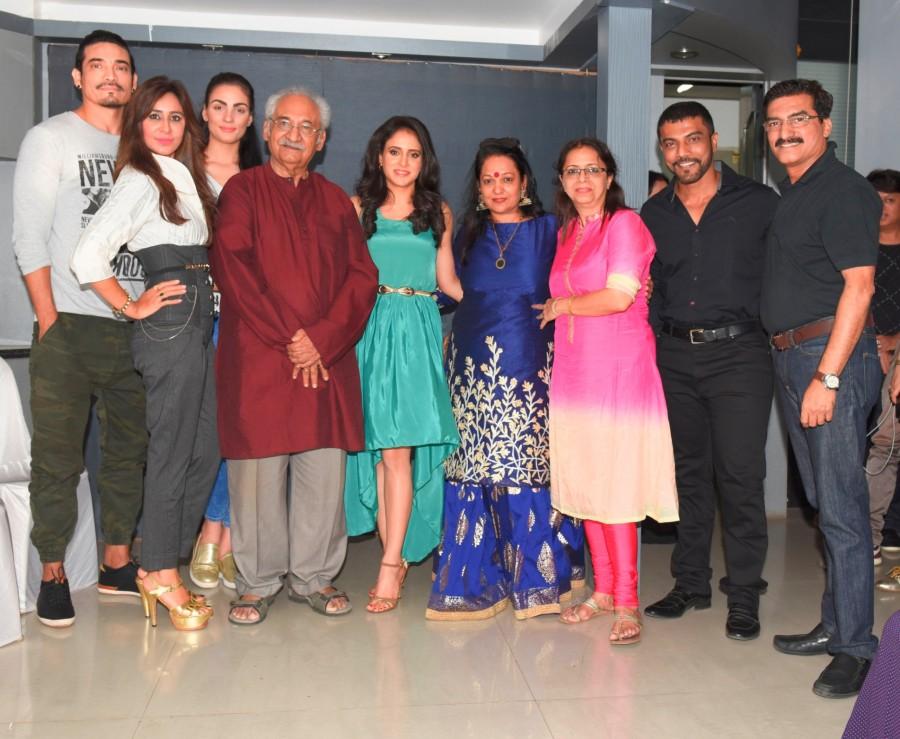 Bharat & Dorris hosted their mega makeup & hair styling seminar along with a high on drama fashion show. Convocation ceremony,Bharat & Dorris,mega makeup,hair styling seminar,drama fashion show,fashion show,Aneel Murarka,Shawar Ali,Ayesha Marcela Ali,Subi Samuel,Ujjwala Raut,Shagun Gupta,Pandhari Dada,Shweta Khanduri