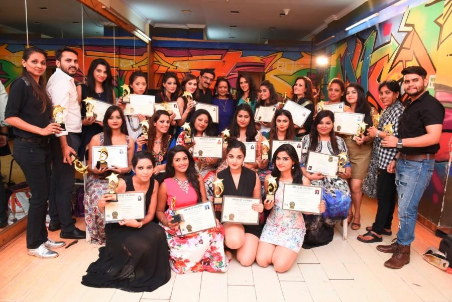 Bharat & Dorris hosted their mega makeup & hair styling seminar along with a high on drama fashion show. Convocation ceremony,Bharat & Dorris,mega makeup,hair styling seminar,drama fashion show,fashion show,Aneel Murarka,Shawar Ali,Ayesha Marcela Ali,Subi Samuel,Ujjwala Raut,Shagun Gupta,Pandhari Dada,Shweta Khanduri