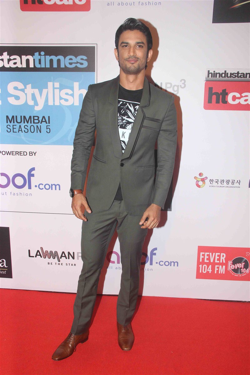 The fifth edition of Hindustan Times Most Stylish Awards 2016 Season 5 was held on Sunday, 20 March 2016 in Mumbai. Hindustan Times Most Stylish Awards 2016,Hindustan Times Most Stylish Awards,fifth edition of Hindustan Times Most Stylish Awards,Shah Rukh Khan,Amitabh Bachchan,Sonam Kapoor,Sanjay Dutt,Jaya Bachchan,Shweta Nanda,Anil Kapoor,Parineeti Chopra,Alia Bhatt,S