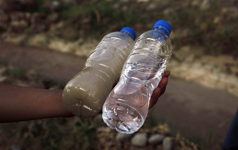China's water supplies have degraded to the extent that half the nation's rivers and lakes are severely polluted. World Water Day,Water Day,World Water Day 2016,Water Day 2016,polluted waters,water polluted,rivers and lakes