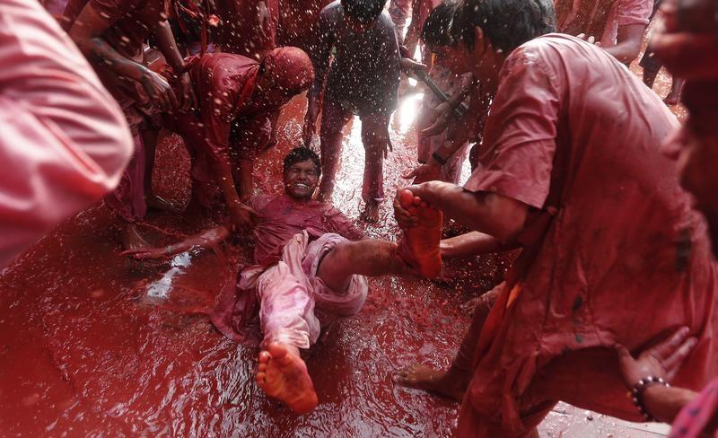 Holi is a spring festival in Nepal and India, also known as the festival of colours or the festival of sharing love. Holi 2016,Holi,holi 2016 celebrations,holi 2016 wishes,holi 2016 march 23,holi 2016 special,Holi Celebration,Holi Celebration pics,Holi Celebration images,Holi Celebration stills,Holi Celebration pictures