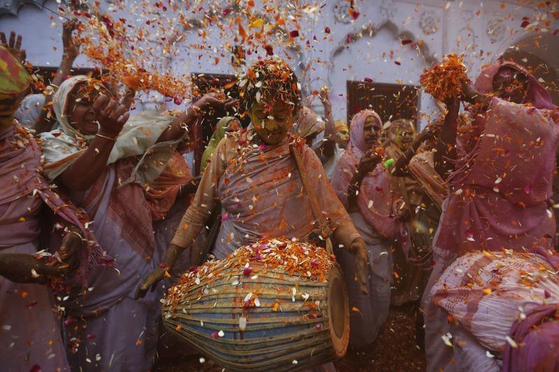Holi 2016,Holi,holi 2016 celebrations,holi 2016 wishes,holi 2016 march 23,holi 2016 special,Holi Celebration,Holi Celebration pics,Holi Celebration images,Holi Celebration stills,Holi Celebration pictures