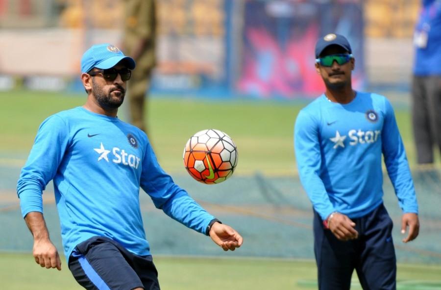 Indian Cricket Players during a practice session ahead of match against Bangladesh at Chinnaswamy Stadium, in Bengaluru on March 22, 2016. India-Bangladesh,India vs Bangladesh,India v Bangladesh,Virat Kohli,MS Dhoni,Yuvraj Singh,World T20,ICC World T20 2016,ICC World T20,World T20 2016,World T20 pics,World T20 images,World T20 stills,World T20 pictures