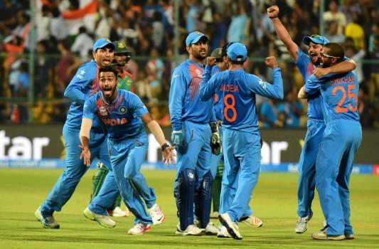 Bangladesh skipper Mashrafe Mortaza won the toss and asked India to bat in their World Twenty20 Group 2 tie at the M. Chinnaswamy Stadium here on Wednesday.