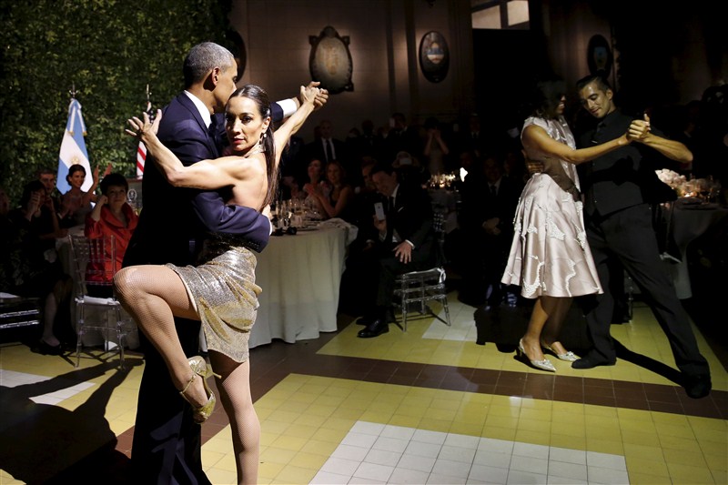 President Obama and his wife Michelle dance the tango during a state dinner in Buenos Aires. Obama,President Obama,Obama Dances The Tango,Obama at State dinner in Argentina,State dinner in Argentina,State dinner,Buenos Aires,Tango,Tango dance,Barack Obama,U.S. President Barack Obama,President Barack Obama