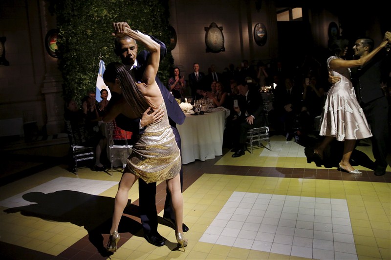 President Obama and his wife Michelle dance the tango during a state dinner in Buenos Aires. Obama,President Obama,Obama Dances The Tango,Obama at State dinner in Argentina,State dinner in Argentina,State dinner,Buenos Aires,Tango,Tango dance,Barack Obama,U.S. President Barack Obama,President Barack Obama