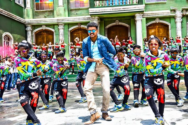 Vijay's upcoming Theri Tamil movie titled as Policeodu in Telugu. Vijay,Police Odu,Police Okkadu,Theri as Police Odu,ilayathalapathy,ilayathalapathy vijay,Theri,Samantha,Amy Jackson,Prabhu,Raadhika Sarathkumar,Police Odu movie stills,Police Odu movie pics,Police Odu movie images,Police Odu movie pictures