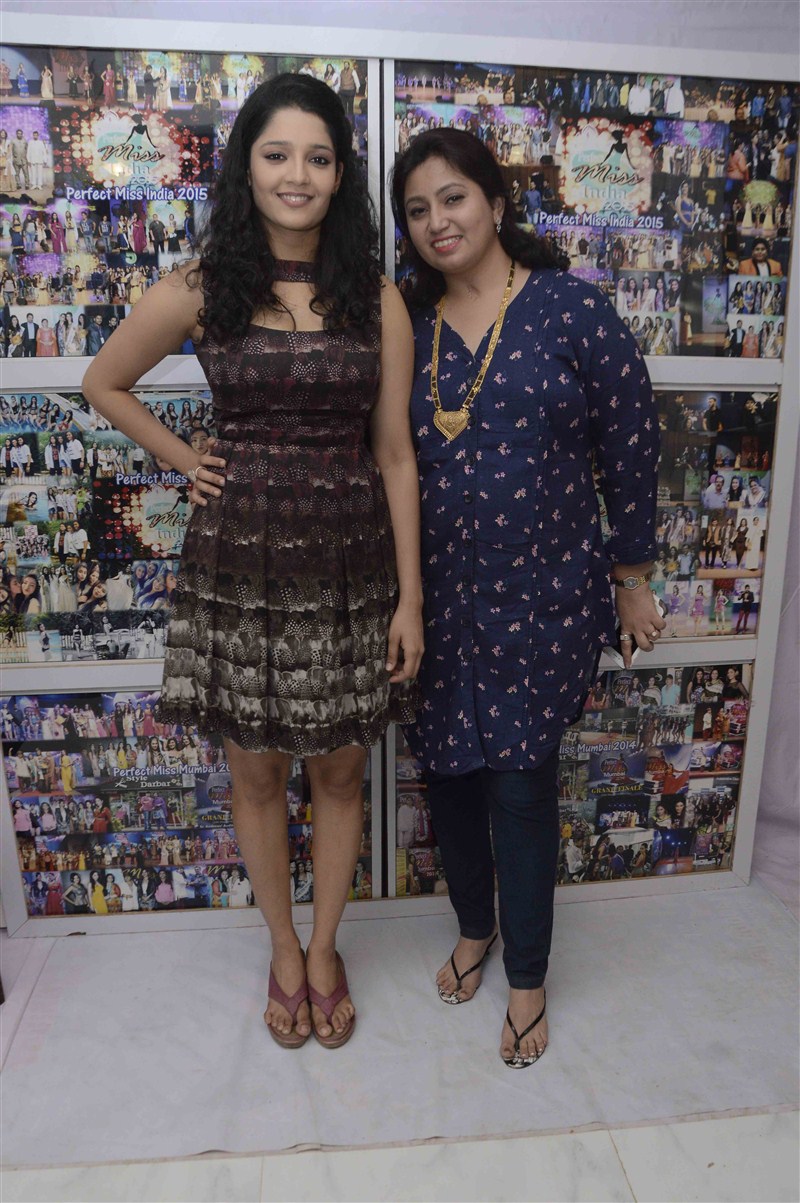 Check out the latest photoshoot of Actress Ritika Singh. Ritika Singh,actress Ritika Singh,Saala Khadoos,Ranveer Singh,Ritika Singh to act with Ranveer Singh,Ritika Singh pics,Ritika Singh images,Ritika Singh stills,Ritika Singh pictures,Ritika Singh latest pics,Ritika Singh latest images,Ritika Singh latest st
