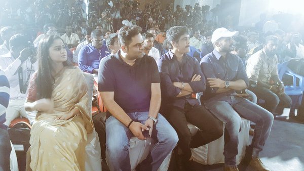 Tamil movie Thozha Thanks giving meet held today. Celebs like Nagarjuna Akkineni, Karthi and director Vamsi Paidipally graced the event. Thozha Success meet,Thozha Thanks giving meet,Thozha,tamil movie Thozha,Nagarjuna Akkineni,Karthi,Vamsi Paidipally,director Vamsi Paidipally,Nagarjuna,Nagarjuna and Karthi