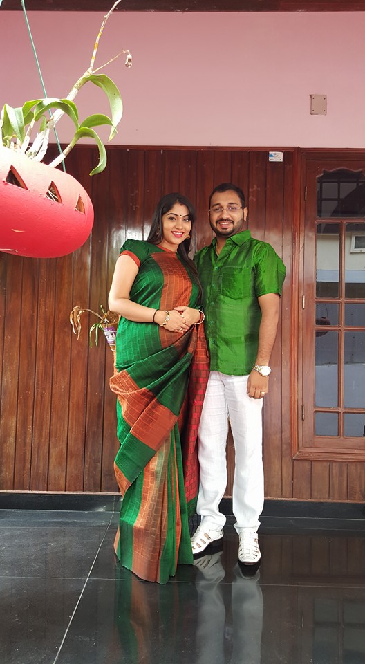 South Indian actress Muktha is now six months pregnant. Muktha,muktha pregnant,actress muktha pregnant,rinku tomy,rimi tomy