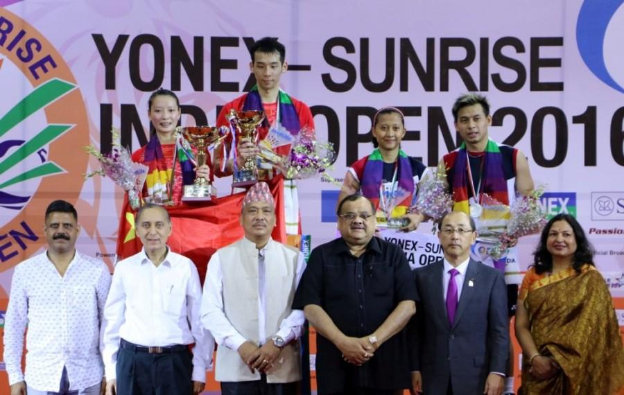 Japan's rising star shuttler Kento Momota and Thailand's Ratchanok Intanon emerged winners in the finals of the $300,000 India Open Superseries on Sunday. Badminton,India Open,Kento Momota and Thailand's Ratchanok Intanon,Kento Momota,Ratchanok Intanon,India Open 2016