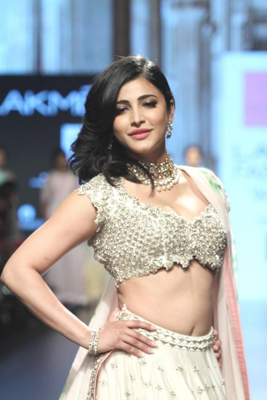 Celebs like Amy Jackson, Shruti Haasan, Sonakshi Sinha, Sunny Leone and other walks the ramp at LFW 2016. LFW Summer-Resort 2016,LFW,Lakme Fashion Week,Lakme Fashion Week 2016,Amy Jackson,Shruti Haasan,Sonakshi Sinha,Sunny Leone