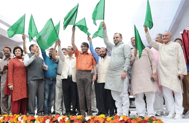 Union Minister for Railways Suresh Prabhu on Tuesday flagged off India's fastest train, the Gatimaan Express, from Nizamuddin Railway station. Suresh Prabhu,Delhi-Agra Gatimaan Express,Gatimaan Express,Delhi to Agra,Delhi to Agra in 100 mins,Nizamuddin Railway station,India's fastest train flagged off,India's fastest train,fastest train,fastest train in India
