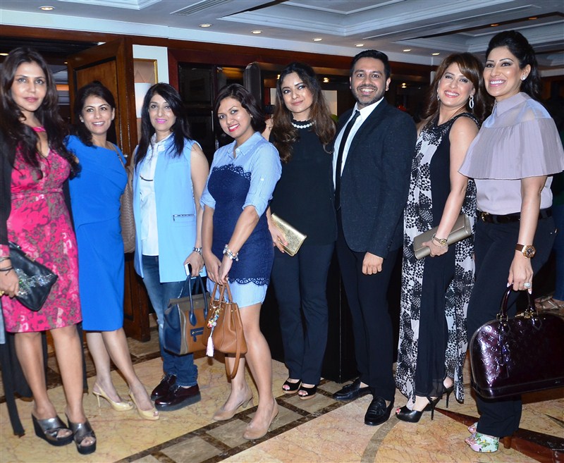 Bollywood actress Sonam Kapoor receives 'I Am Woman' empowerment award. Sonam Kapoor,Sonam Kapoor receives 'I Am Woman' award,'I Am Woman' women empowerment award,'I Am Woman' award,Bollywood actress Sonam Kapoor,actress Sonam Kapoor,Nisha Jamvwal,Amrita Raichand,Maheka Mirpuri,Nitish Shah,I Am W