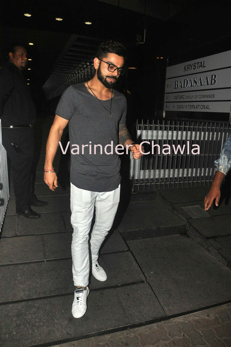 Indian cricket player Virat Kohli was spotted late night dinner with his girlfriend and Bollywood actress Anushka Sharma at Hakkasan Restaurant Bandra, Mumbai. Virat Kohli,Anushka Sharma,Virat Kohli and Anushka Sharma,Kohli and Anushka
