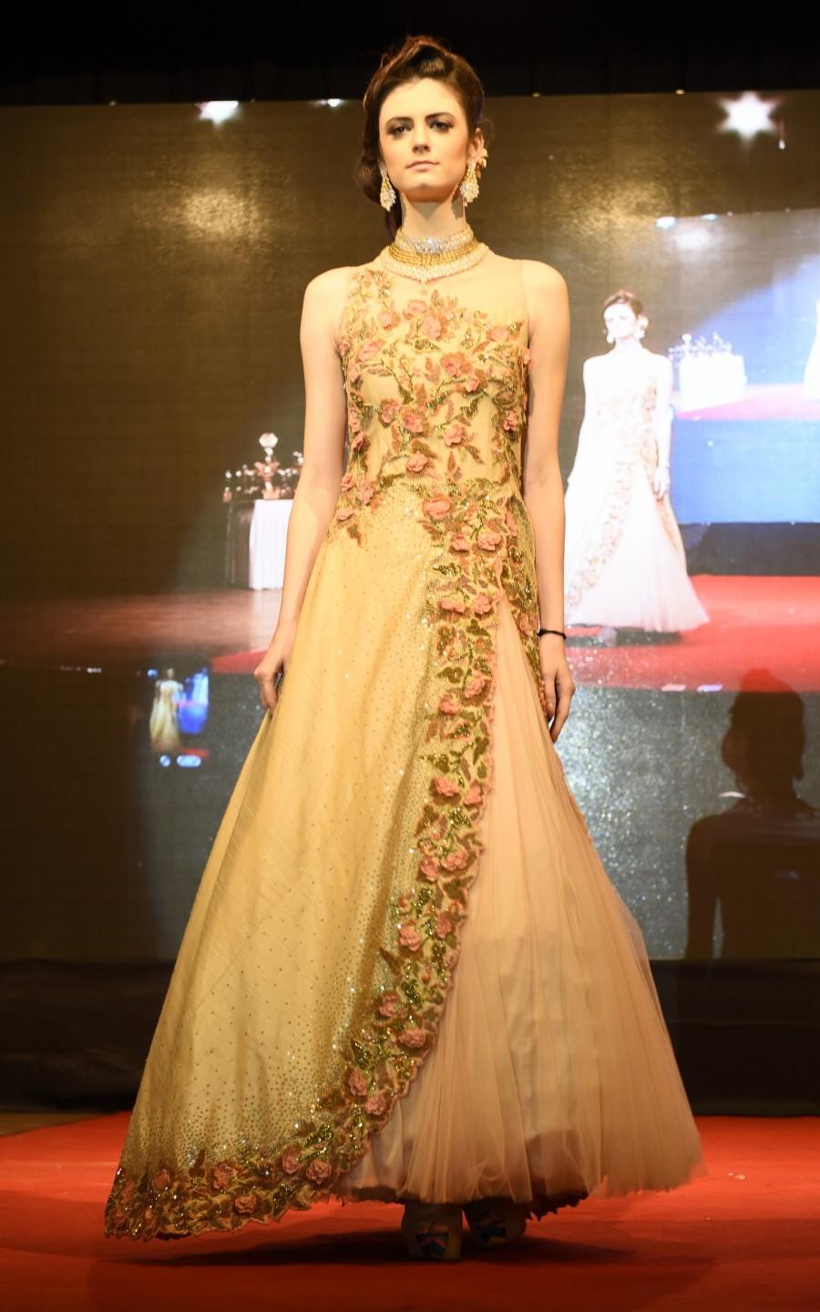 Celebrities attended the show were - Rohit Verma, Aneel Murarka, Shweta Khanduri, Shagun Gupta, Smita Gondkar, choreographer Shabina Khan, Vivek Mishra and Kanwaljit. Anurag Vardhan Jaiswal's Annual Hair and Makeup seminar,Anurag Vardhan Jaiswal,Rohit Verma,Aneel Murarka,Shweta Khanduri,Shagun Gupta,Smita Gondkar,choreographer Shabina Khan,Vivek Mishra,Kanwaljit