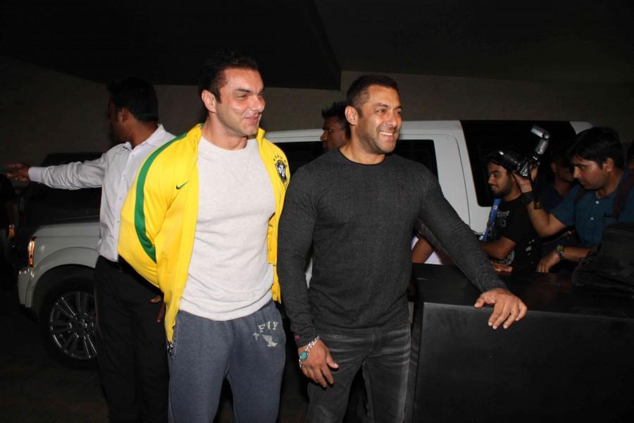 Bollywood actor Salman Khan, Sohail Khan attend a special screening of The Jungle Book,The Jungle Book special screening,Salman Khan,Sohail Khan,Salman Khan at special screening of The Jungle Book,the jungle book movie