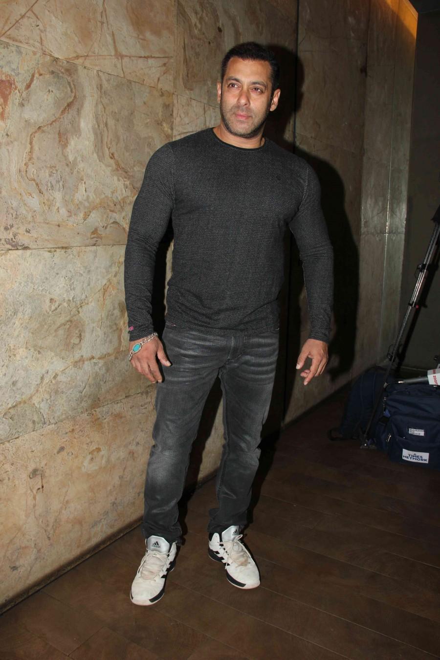 Bollywood actor Salman Khan, Sohail Khan attend a special screening of The Jungle Book,The Jungle Book special screening,Salman Khan,Sohail Khan,Salman Khan at special screening of The Jungle Book,the jungle book movie