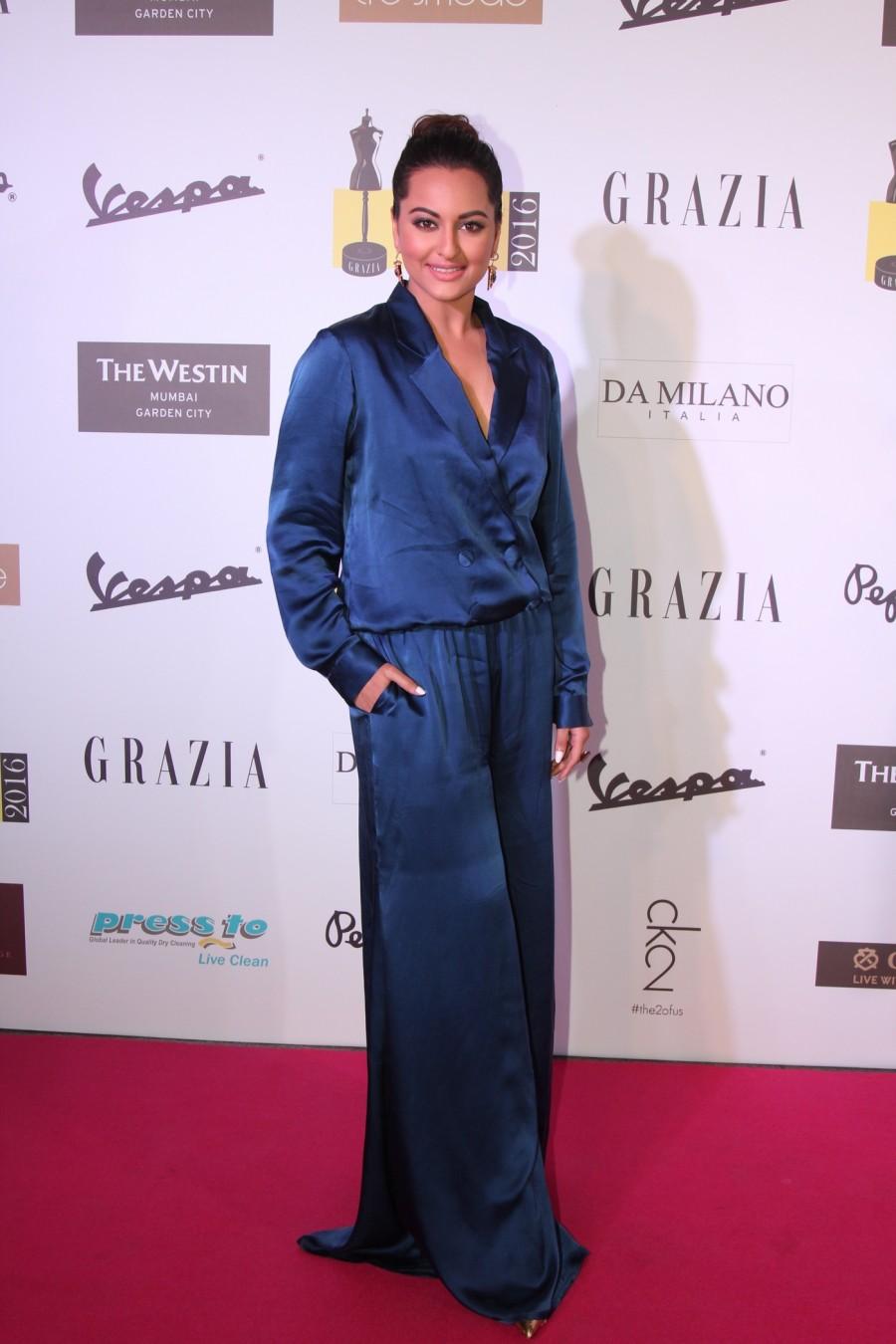 The guests in attendance also included the muses of the GYFA awards who walked the ramp along with them. In addition there were also the award presenters like Sabina Chopra, Jatin Kampani, Pernia Qureshi, Colston Julian, Anita Dongre, Amrita Puri, Troy Costa, Wendell Rodricks, Suneet Verma, Ayushman Khurrana, Atul Kasbekar and Sonakshi Sinha. Grazia Young Fashion Awards,Grazia Young Fashion Awards 2015,Grazia Young,Sonam Kapoor,Taapsee Pannu,Sonakshi Sinha,Abhishek Kapoor,Aditi Rao Hydari,Athiya Shetty,Neha Dhupia,Raman Lamba