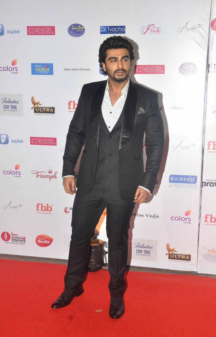 Celebs like Sanjay Dutt, Yami Gautam, Manish Malhotra, Arjun Kapoor, Kabir Khan, Amy Jackson, Mireia Lalaguna, Sania Mirza, Shane Peacock and Ekta Kapoor at Femina Miss India Finale Red Carpet. Femina Miss India Finale Red Carpet,Femina Miss India Finale,Femina Miss India,Femina Miss India 2016,Sanjay Dutt,Yami Gautam,Manish Malhotra,Arjun Kapoor,Kabir Khan,Amy Jackson,Mireia Lalaguna,Sania Mirza,Shane Peacock,Ekta Kapoor