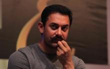 Bollywood actor Aamir Khan and Chess wizard Viswanathan Anand at Hridayanath Award at 25th Celebration of Hridayesh Arts.