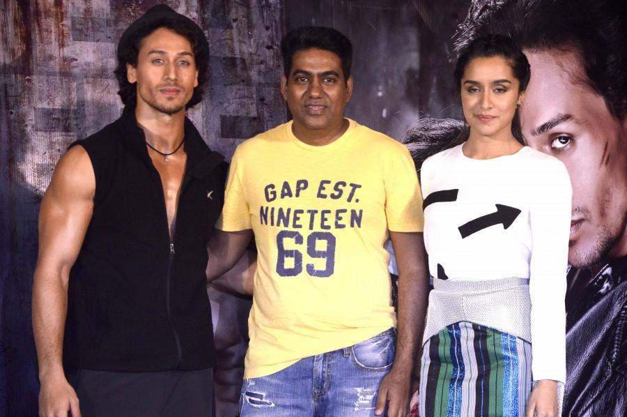 Bollywood actor Tiger Shroff and actress Shraddha Kapoor promote their upcoming film Baaghi. Tiger Shroff,Shraddha Kapoor,Tiger Shroff and Shraddha Kapoor,Baaghi Promotion,Baaghi,Bollywood movie Baaghi,Baaghi pics,Baaghi images,Baaghi stills,Baaghi pictures
