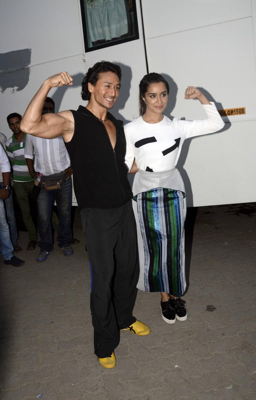 Bollywood actor Tiger Shroff and actress Shraddha Kapoor promote their upcoming film Baaghi. Tiger Shroff,Shraddha Kapoor,Tiger Shroff and Shraddha Kapoor,Baaghi Promotion,Baaghi,Bollywood movie Baaghi,Baaghi pics,Baaghi images,Baaghi stills,Baaghi pictures