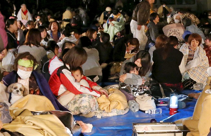 A magnitude 6 earthquake hits southwestern Japan, killing at least nine people, injuring hundreds, and bringing down some buildings. Earthquake rattles Japan,Earthquake,Earthquake in Japan,Japan earthquake,Deadly earthquake,magnitude 6.4