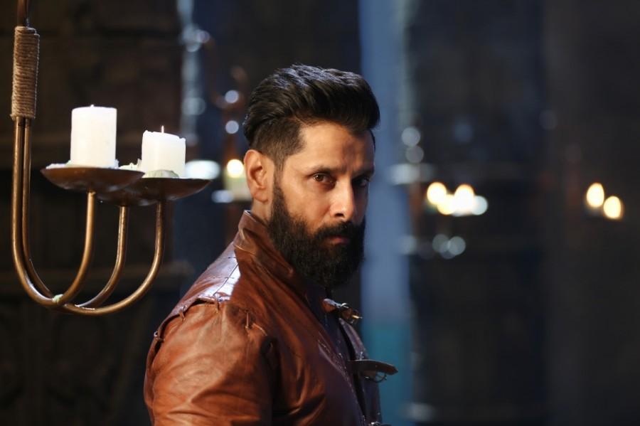 Iru Mugan is an upcoming Indian Tamil science fiction thriller film written and directed by Anand Shankar. Starring Vikram, Nayantara and Nithya Menen in the lead roles. Iru Mugan,Iru Mugan teaser,Tamil movie Iru Mugan,Vikram,Nayantara,Nithya Menen,Iru Mugan movie stills,Iru Mugan movie pics,Iru Mugan movie images,Iru Mugan movie photos,Iru Mugan movie pictures